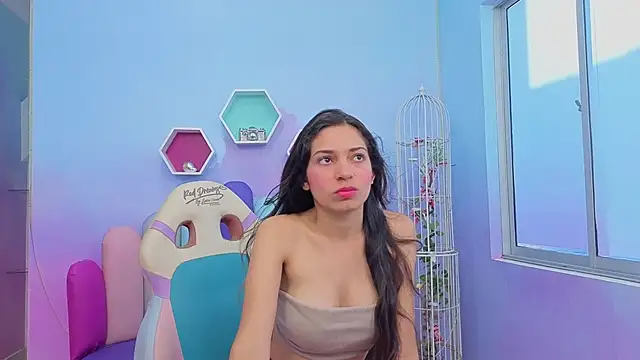 Snapshot of KateSkinny chatting on 12/19/25, 11:39 KateSkinny online show from 12/19/25, 11:39