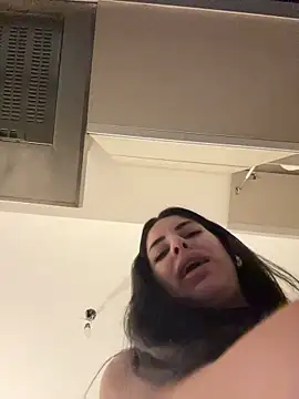 Snapshot of Magui21 chatting on 12/16/25, 12:04 Magui21 online show from 12/16/25, 12:04