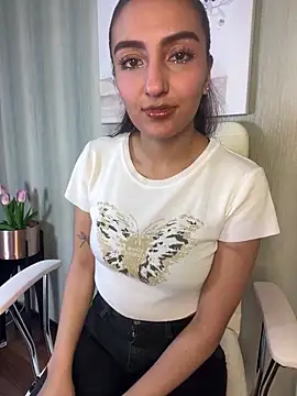 ZoeJohnson Pink online show from 02/12/26, 09:21