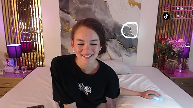 MiticaBrennet  online show from 04/07/26, 04:24