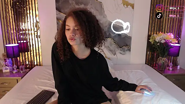 MiticaBrennet  online show from 04/15/26, 04:19