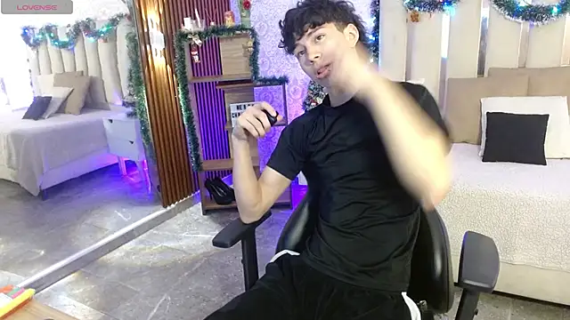 kaelwolf tay online show from 11/24/25, 07:35