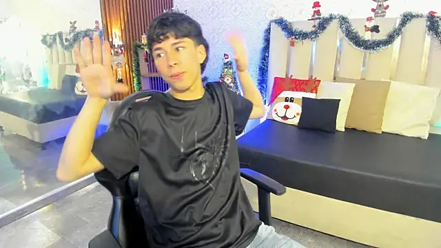 kaelwolf tay online show from 12/20/25, 07:32