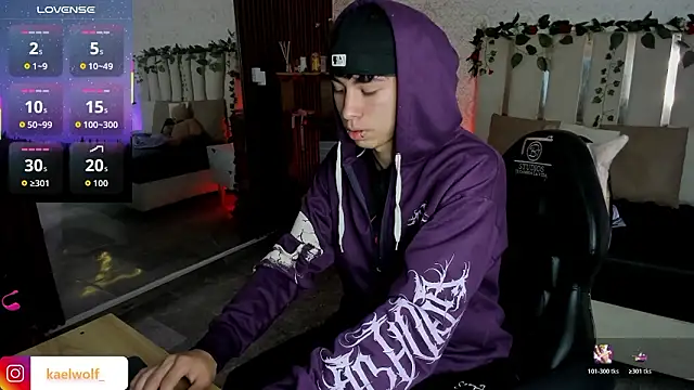 kaelwolf tay online show from 02/09/26, 07:07