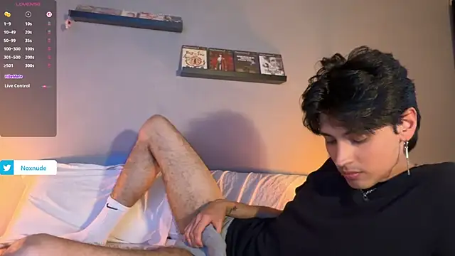Snapshot of noxnude chatting on 05/19/26, 10:16 noxnude online show from 05/19/26, 10:16