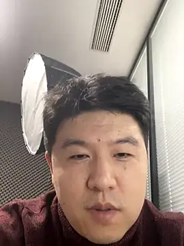 Snapshot of HH-45 chatting on 12/04/25, 10:24 HH-45 online show from 12/04/25, 10:24