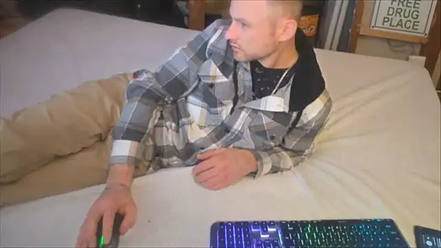 famous1tad online show from 12/23/25, 08:45