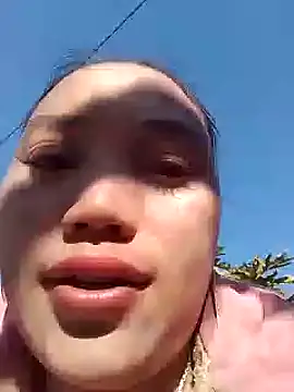 Snapshot of beny8800 chatting on 11/29/25, 12:46 beny8800 online show from 11/29/25, 12:46