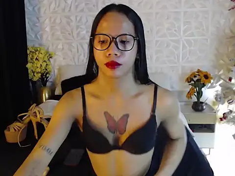 TransGoddessSofia online show from 12/17/25, 10:32