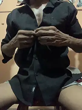 Snapshot of akgymnastic77Z chatting on 03/20/26, 01:16 akgymnastic77Z online show from 03/20/26, 01:16