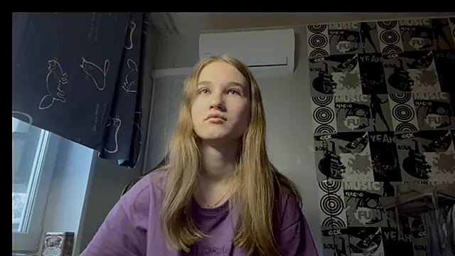 Snapshot of helgicuteness chatting on 12/17/25, 06:41 helgicuteness online show from 12/17/25, 06:41