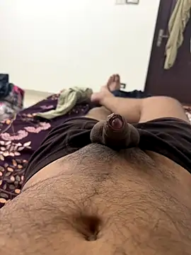 Snapshot of cumm_boyyy chatting on 11/24/25, 06:40 cumm boyyy online show from 11/24/25, 06:40