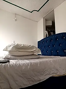 man black hot24 online show from 04/07/26, 12:05