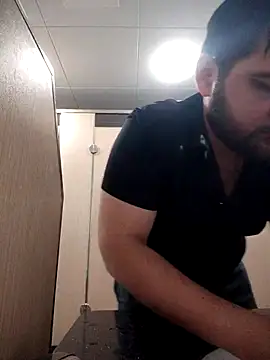 Koma001 online show from 11/28/25, 05:43