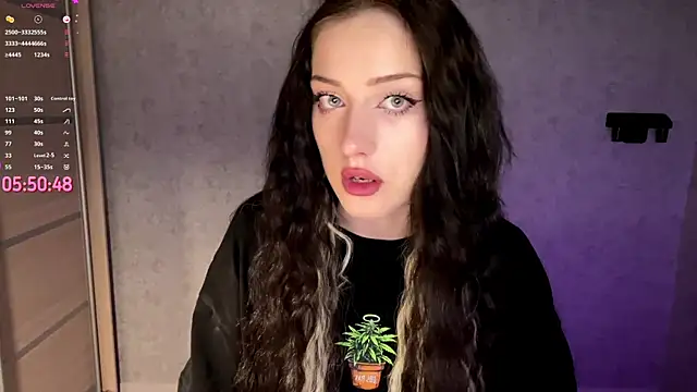 Meowluly online show from 04/09/26, 09:09