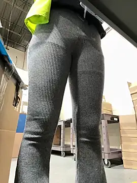 nikkisant online show from 11/25/25, 02:17