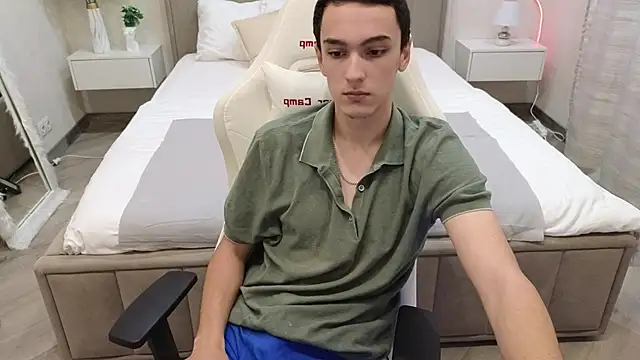 MoonlinSkinn online show from 11/26/25, 08:15