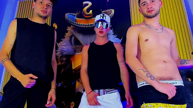 Snapshot of Thegolden_boys chatting on 11/29/25, 05:21 Thegolden boys online show from 11/29/25, 05:21