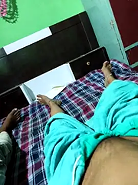 Uma sain online show from 04/22/26, 04:08