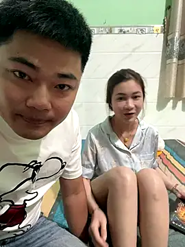 Snapshot of lezhou888 chatting on 12/05/25, 01:52 lezhou888 online show from 12/05/25, 01:52