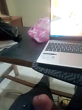 LovelyHughes online show from 04/07/26, 11:48