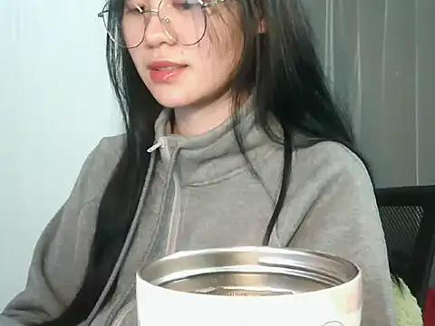 Snapshot of Nunaa18 chatting on 02/09/26, 12:31 Nunaa18 online show from 02/09/26, 12:31