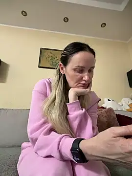 TomilaSi online show from 11/27/25, 06:10