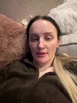 TomilaSi online show from 12/17/25, 01:00