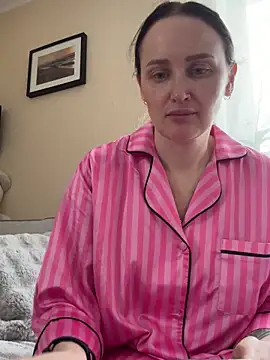 TomilaSi online show from 12/18/25, 11:27