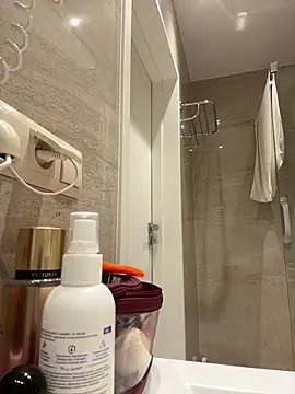 TomilaSi online show from 04/05/26, 06:16