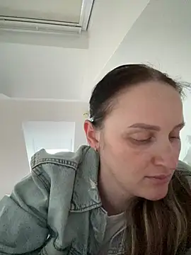 Snapshot of TomilaSi chatting on 07/04/26, 06:03 TomilaSi online show from 07/04/26, 06:03