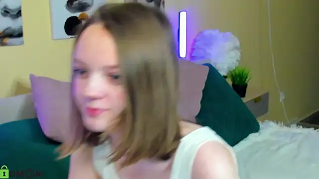 Olivia Riesz online show from 04/05/26, 01:36