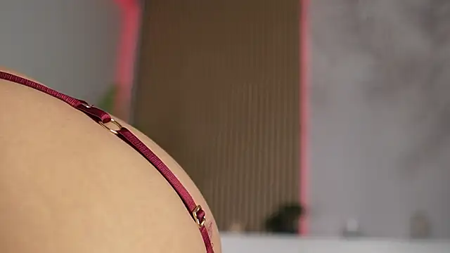 Jessy Cruz  online show from 12/01/25, 05:45