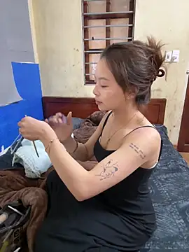 Snapshot of Yui-Ti chatting on 11/28/25, 02:03 Yui-Ti online show from 11/28/25, 02:03