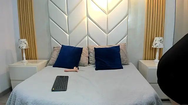 ValeryLane  online show from 02/08/26, 03:59