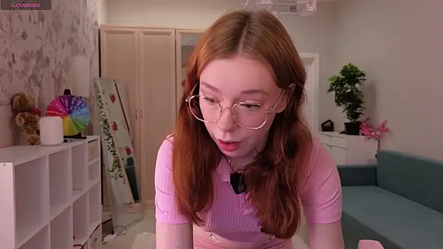 Snapshot of eva_aria chatting on 07/10/26, 10:12 eva aria online show from 07/10/26, 10:12