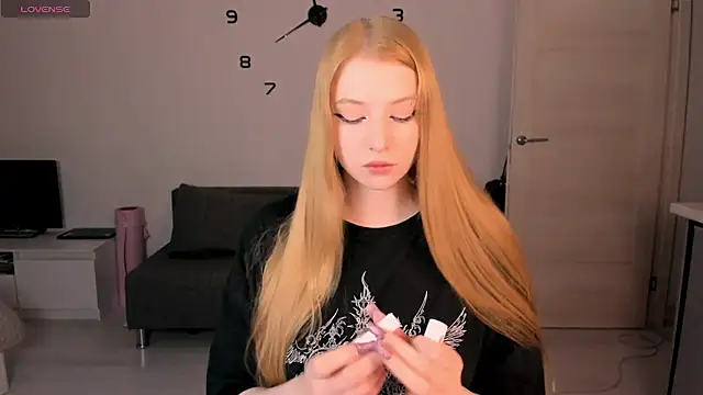  Milana Sparkl75  online show from 05/11/26, 08:50