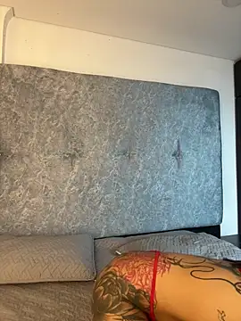 Snapshot of Evangelinne__hell chatting on 11/28/25, 02:25 Evangelinne hell online show from 11/28/25, 02:25