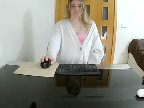 Adelyxveex online show from 12/17/25, 09:59