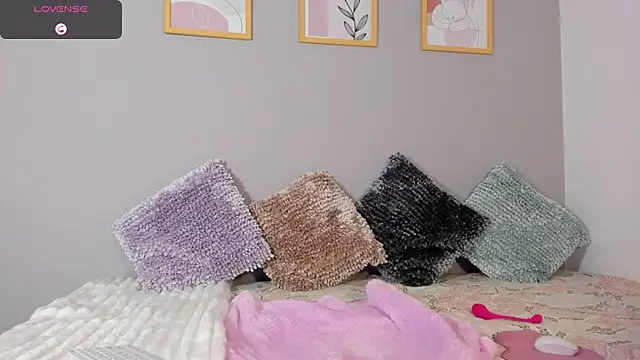 IvannaVolk  online show from 07/16/26, 05:24