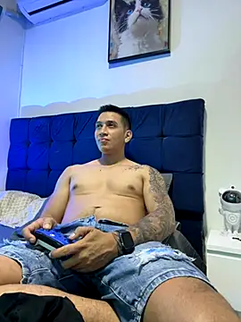 OliverWest04 online show from 12/01/25, 06:29