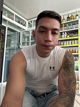 OliverWest04 online show from 05/19/26, 04:02