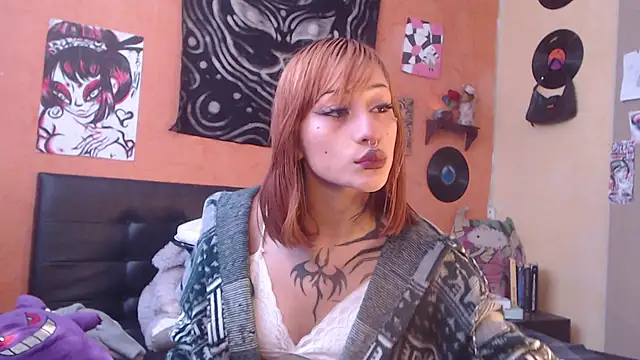 Layla quinn online show from 07/14/26, 02:56