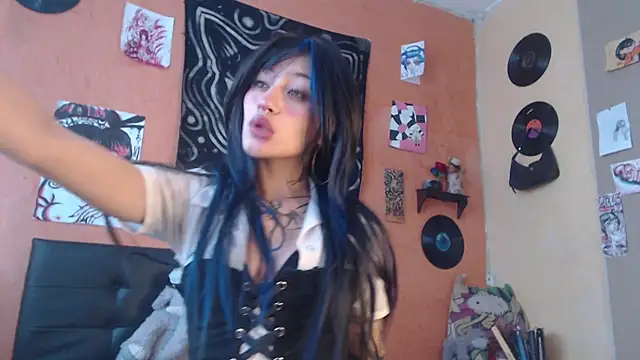 Layla quinn online show from 07/15/26, 02:22