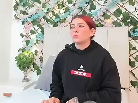 CharlotteBlossom online show from 12/21/25, 08:27