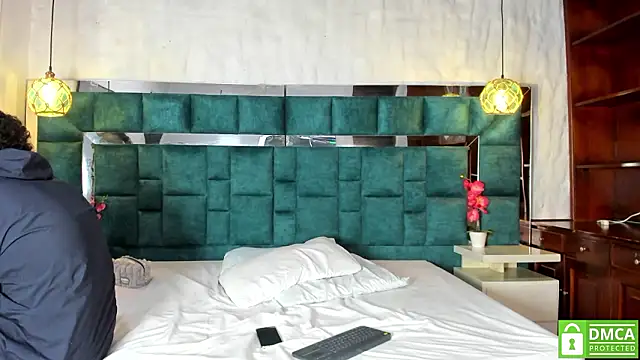  bonnyandclyde online show from 03/11/26, 12:00