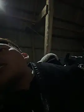 Snapshot of sanu551 chatting on 12/22/25, 12:02 sanu551 online show from 12/22/25, 12:02