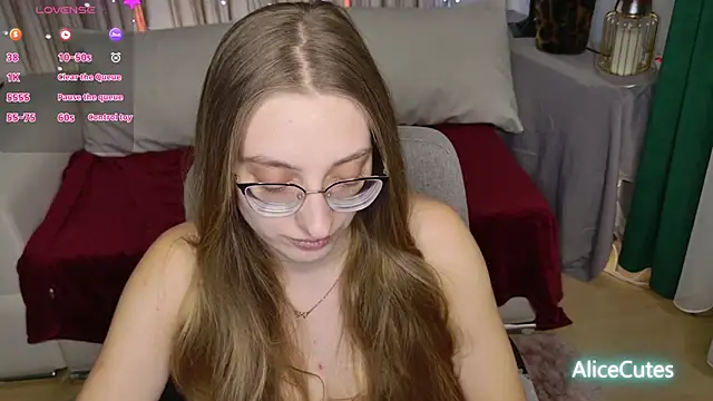 AliceCutes online show from 02/03/26, 02:55