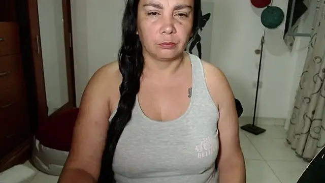 vivian-milf online show from 04/11/26, 01:32