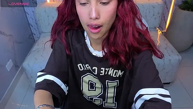 Saphire Tx online show from 12/22/25, 01:30